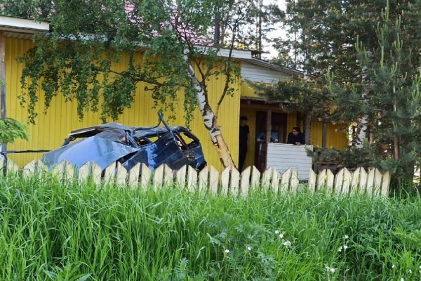 В Красноборске в ДТП погиб водитель, два пассажира в реанимации